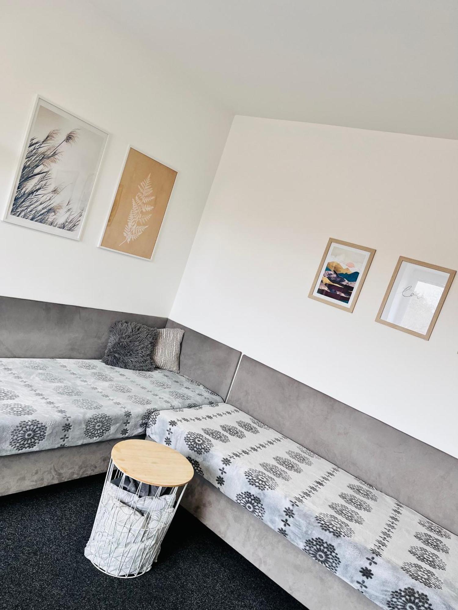 Apartmany Na Zahradni Breclav Ngoại thất bức ảnh